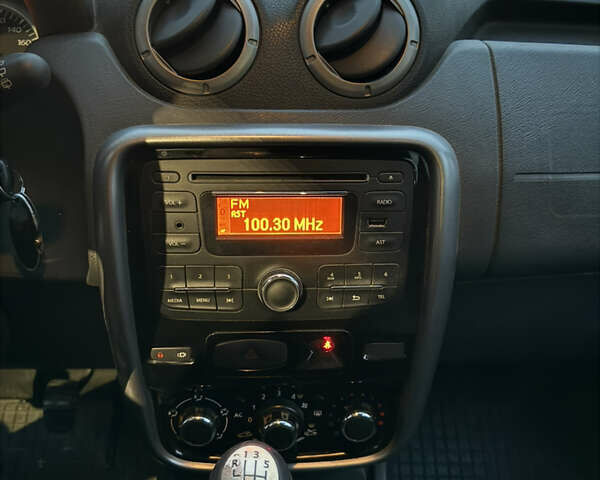 Сірий Рено Дастер, об'ємом двигуна 1.6 л та пробігом 162 тис. км за 8900 $, фото 6 на Automoto.ua