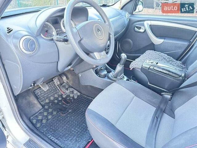 Сірий Рено Дастер, об'ємом двигуна 1.6 л та пробігом 105 тис. км за 8200 $, фото 8 на Automoto.ua