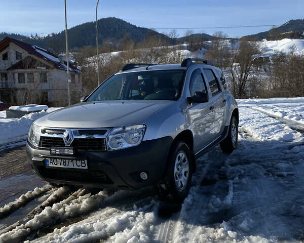Серый Рено Дастер, объемом двигателя 1.46 л и пробегом 211 тыс. км за 6500 $, фото 2 на Automoto.ua