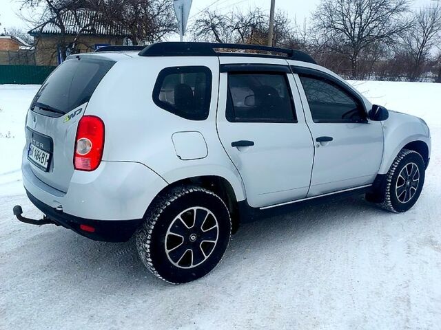 Серый Рено Дастер, объемом двигателя 1.5 л и пробегом 118 тыс. км за 9000 $, фото 2 на Automoto.ua