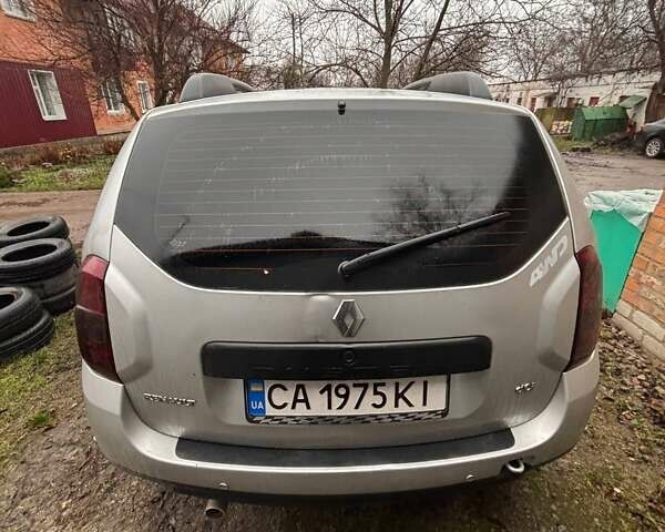 Серый Рено Дастер, объемом двигателя 1.46 л и пробегом 200 тыс. км за 8000 $, фото 3 на Automoto.ua