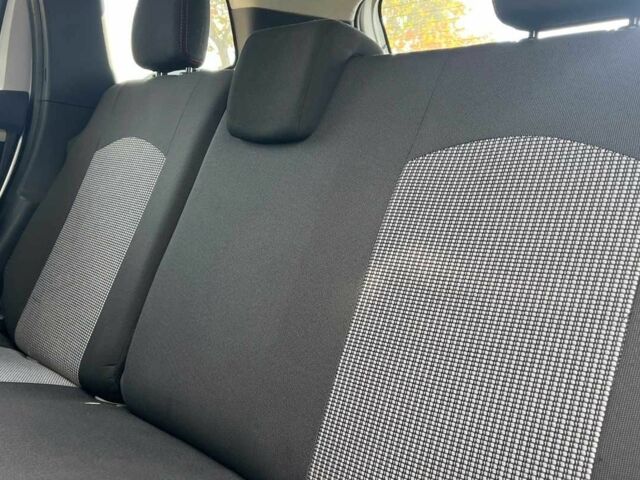 Сірий Рено Дастер, об'ємом двигуна 1.6 л та пробігом 111 тис. км за 8300 $, фото 19 на Automoto.ua