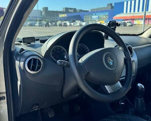 Сірий Рено Дастер, об'ємом двигуна 1.6 л та пробігом 158 тис. км за 8000 $, фото 5 на Automoto.ua