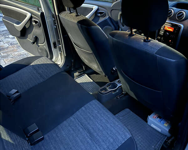 Сірий Рено Дастер, об'ємом двигуна 1.6 л та пробігом 162 тис. км за 8900 $, фото 7 на Automoto.ua