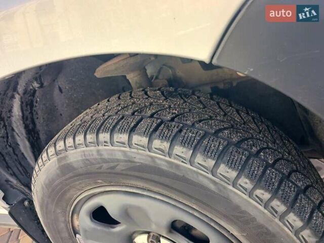 Рено Дастер 2013 в Киеве на Automoto.ua Серый Рено Дастер, объемом двигателя 1.5 л и пробегом 85 тыс. км за 10200 $, фото 3 на Automoto.ua