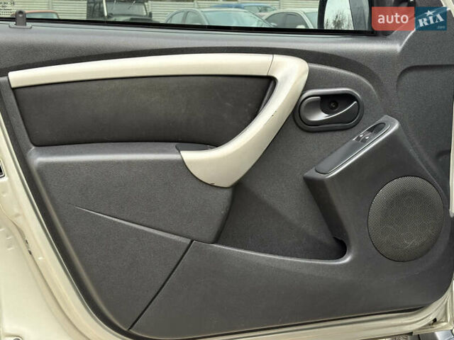 Сірий Рено Дастер, об'ємом двигуна 1.45 л та пробігом 297 тис. км за 8800 $, фото 10 на Automoto.ua