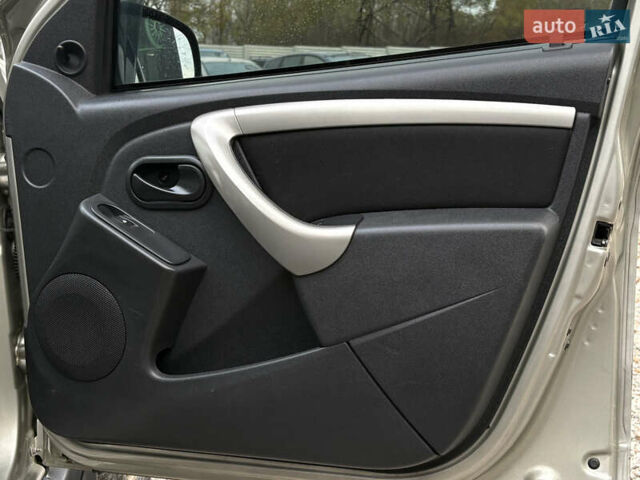 Сірий Рено Дастер, об'ємом двигуна 1.45 л та пробігом 297 тис. км за 8800 $, фото 20 на Automoto.ua
