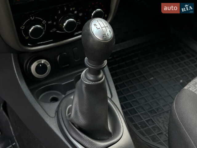 Сірий Рено Дастер, об'ємом двигуна 1.45 л та пробігом 297 тис. км за 8800 $, фото 21 на Automoto.ua