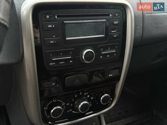 Сірий Рено Дастер, об'ємом двигуна 1.45 л та пробігом 297 тис. км за 8800 $, фото 22 на Automoto.ua
