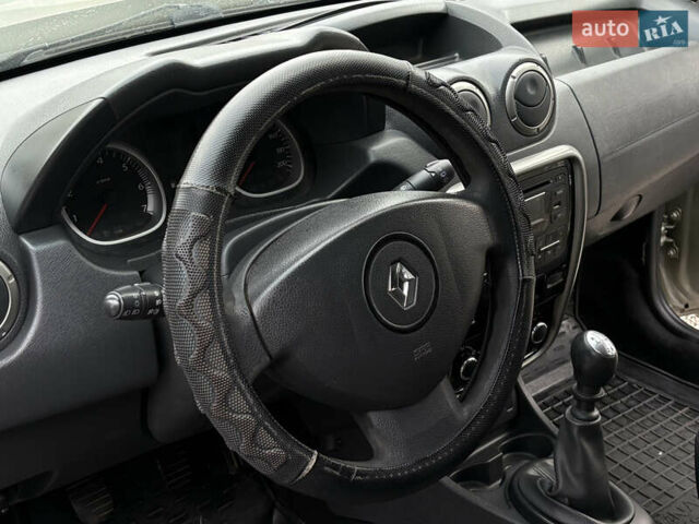 Сірий Рено Дастер, об'ємом двигуна 1.45 л та пробігом 297 тис. км за 8800 $, фото 9 на Automoto.ua