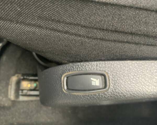 Серый Рено Дастер, объемом двигателя 1.46 л и пробегом 295 тыс. км за 9800 $, фото 9 на Automoto.ua