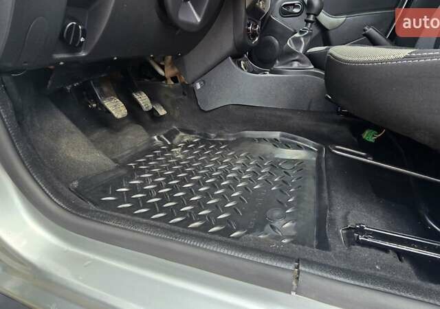 Серый Рено Дастер, объемом двигателя 1.46 л и пробегом 170 тыс. км за 9600 $, фото 25 на Automoto.ua