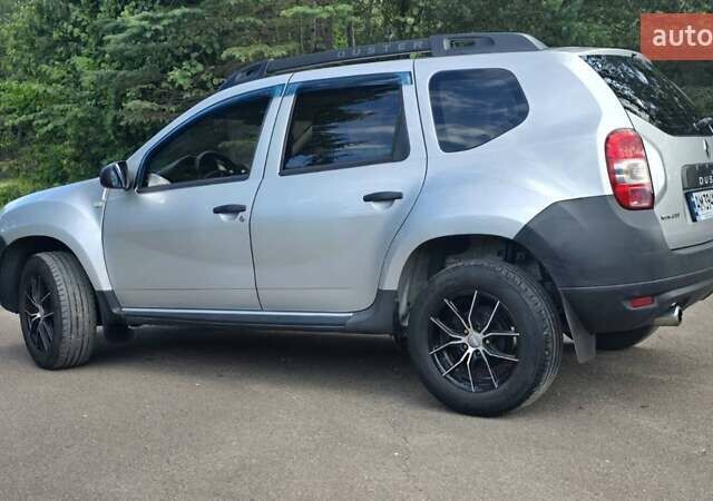 Серый Рено Дастер, объемом двигателя 1.46 л и пробегом 170 тыс. км за 9600 $, фото 9 на Automoto.ua