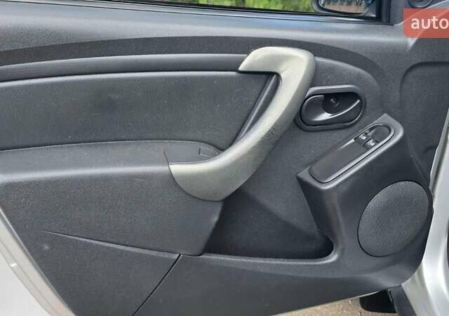 Серый Рено Дастер, объемом двигателя 1.46 л и пробегом 170 тыс. км за 9600 $, фото 23 на Automoto.ua