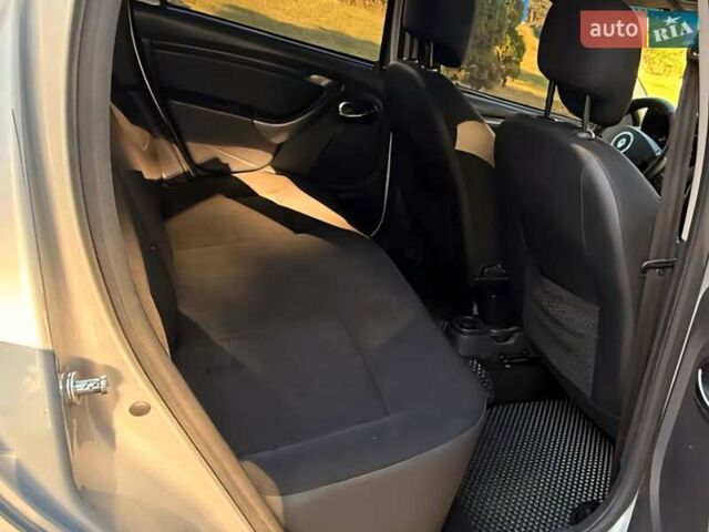 Серый Рено Дастер, объемом двигателя 1.46 л и пробегом 160 тыс. км за 8300 $, фото 13 на Automoto.ua