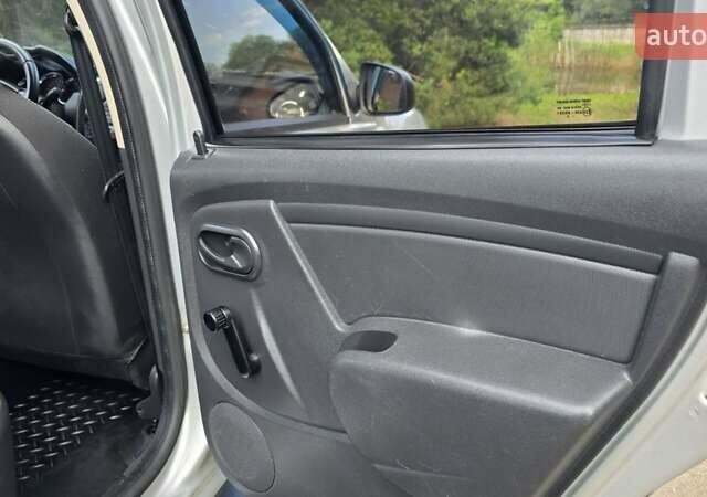 Серый Рено Дастер, объемом двигателя 1.46 л и пробегом 170 тыс. км за 9600 $, фото 41 на Automoto.ua