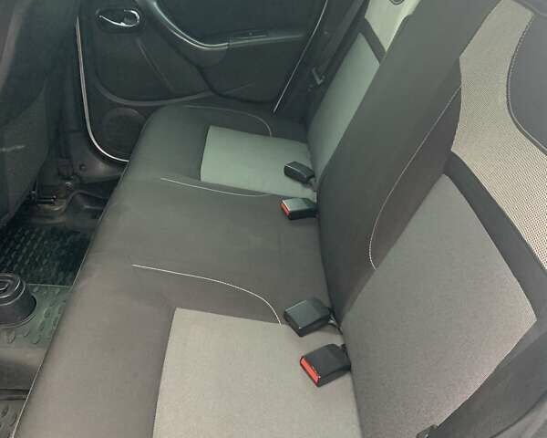 Серый Рено Дастер, объемом двигателя 1.46 л и пробегом 295 тыс. км за 9800 $, фото 10 на Automoto.ua