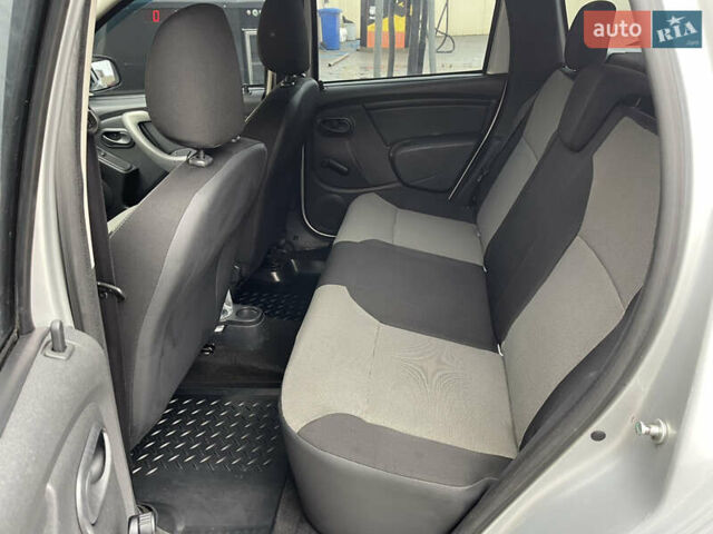 Серый Рено Дастер, объемом двигателя 1.5 л и пробегом 114 тыс. км за 10900 $, фото 9 на Automoto.ua