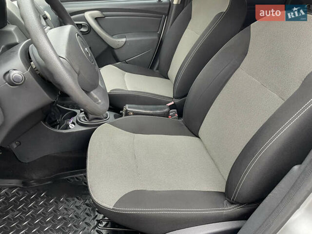 Серый Рено Дастер, объемом двигателя 1.5 л и пробегом 114 тыс. км за 10900 $, фото 11 на Automoto.ua