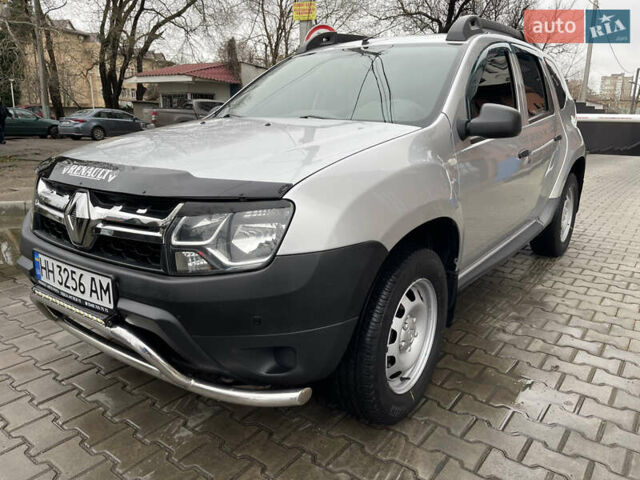 Серый Рено Дастер, объемом двигателя 1.5 л и пробегом 114 тыс. км за 10900 $, фото 1 на Automoto.ua