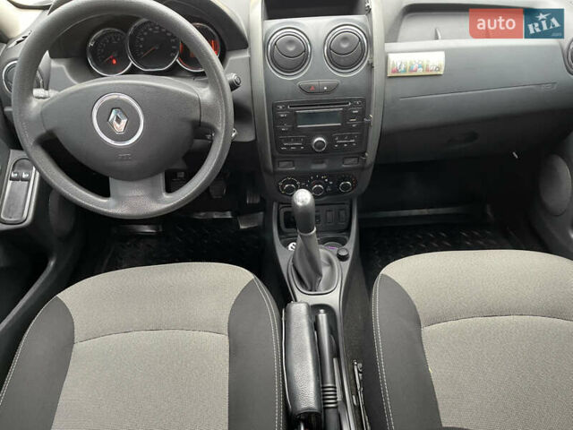 Серый Рено Дастер, объемом двигателя 1.5 л и пробегом 114 тыс. км за 10900 $, фото 7 на Automoto.ua