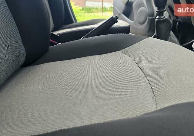 Серый Рено Дастер, объемом двигателя 1.5 л и пробегом 170 тыс. км за 9150 $, фото 28 на Automoto.ua