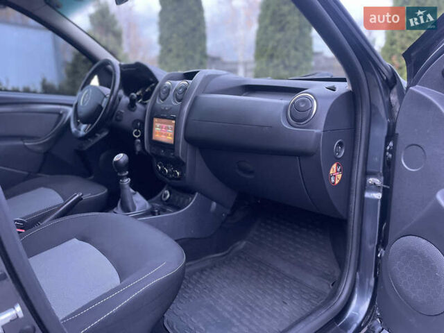 Рено Дастер 2016 в Сарнах на Automoto.ua Серый Рено Дастер, объемом двигателя 1.46 л и пробегом 255 тыс. км за 10300 $, фото 30 на Automoto.ua