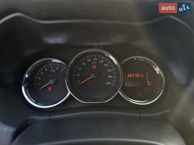 Рено Дастер 2016 в Сумах на Automoto.ua Серый Рено Дастер, объемом двигателя 1.6 л и пробегом 264 тыс. км за 10500 $, фото 11 на Automoto.ua