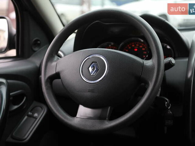 Серый Рено Дастер, объемом двигателя 1.46 л и пробегом 136 тыс. км за 12000 $, фото 13 на Automoto.ua