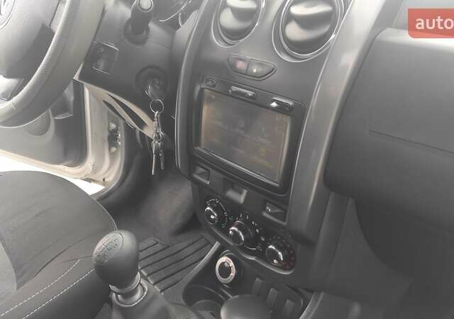 Рено Дастер 2016 в Борисполе на Automoto.ua Серый Рено Дастер, объемом двигателя 1.46 л и пробегом 260 тыс. км за 12300 $, фото 15 на Automoto.ua
