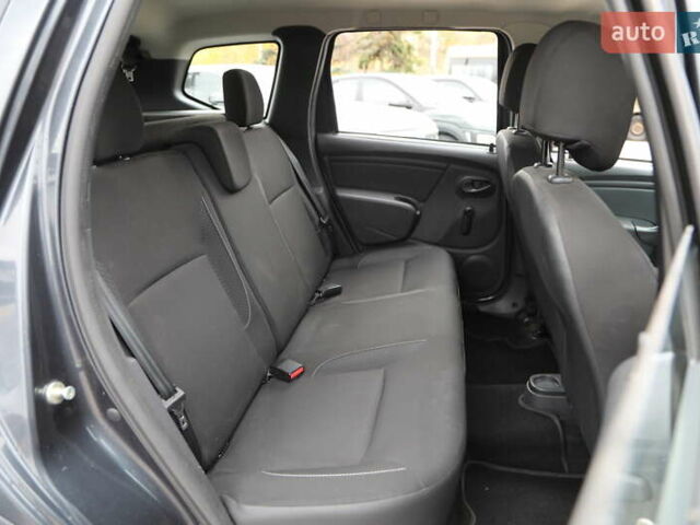 Серый Рено Дастер, объемом двигателя 1.46 л и пробегом 136 тыс. км за 12000 $, фото 8 на Automoto.ua