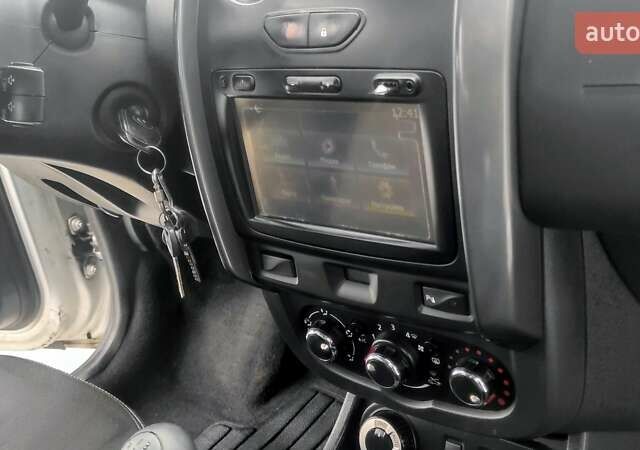 Рено Дастер 2016 в Борисполе на Automoto.ua Серый Рено Дастер, объемом двигателя 1.46 л и пробегом 260 тыс. км за 12300 $, фото 7 на Automoto.ua