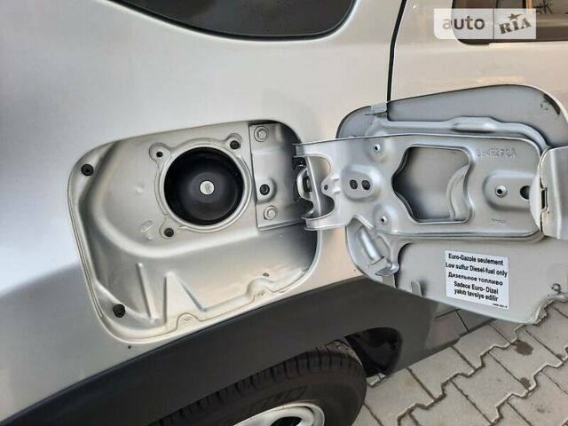 Сірий Рено Дастер, об'ємом двигуна 1.5 л та пробігом 214 тис. км за 10600 $, фото 40 на Automoto.ua