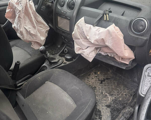 Сірий Рено Дастер, об'ємом двигуна 1.5 л та пробігом 100 тис. км за 3800 $, фото 3 на Automoto.ua