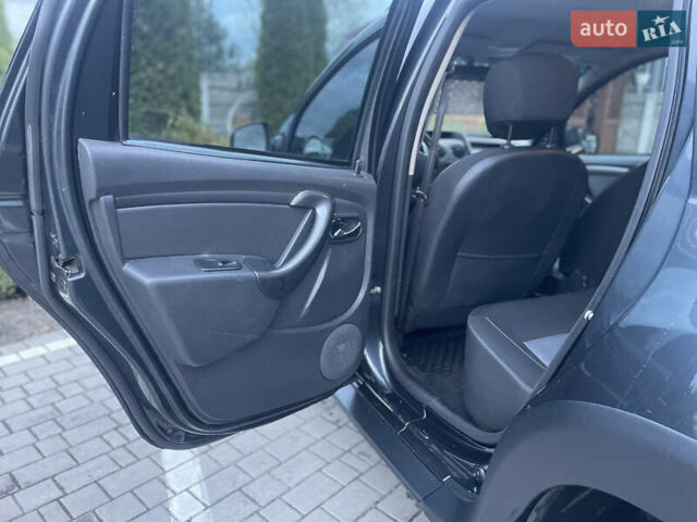 Рено Дастер 2016 в Сарнах на Automoto.ua Серый Рено Дастер, объемом двигателя 1.46 л и пробегом 255 тыс. км за 10300 $, фото 32 на Automoto.ua