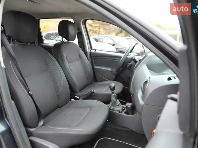 Серый Рено Дастер, объемом двигателя 1.46 л и пробегом 136 тыс. км за 12000 $, фото 9 на Automoto.ua