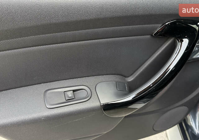 Серый Рено Дастер, объемом двигателя 1.6 л и пробегом 92 тыс. км за 11800 $, фото 34 на Automoto.ua