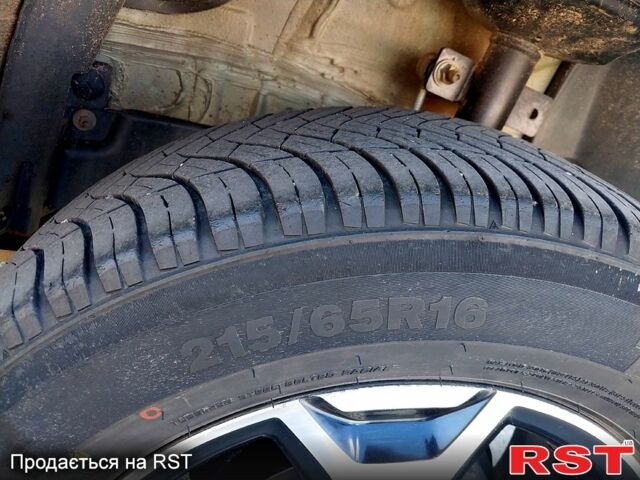 Серый Рено Дастер, объемом двигателя 1.5 л и пробегом 260 тыс. км за 12500 $, фото 9 на Automoto.ua