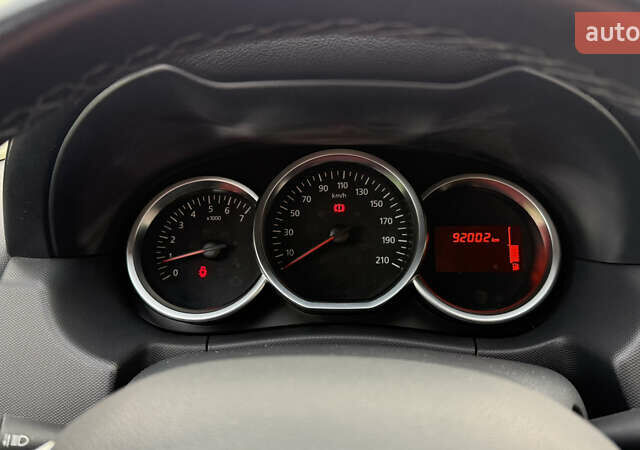 Серый Рено Дастер, объемом двигателя 1.6 л и пробегом 92 тыс. км за 11800 $, фото 23 на Automoto.ua