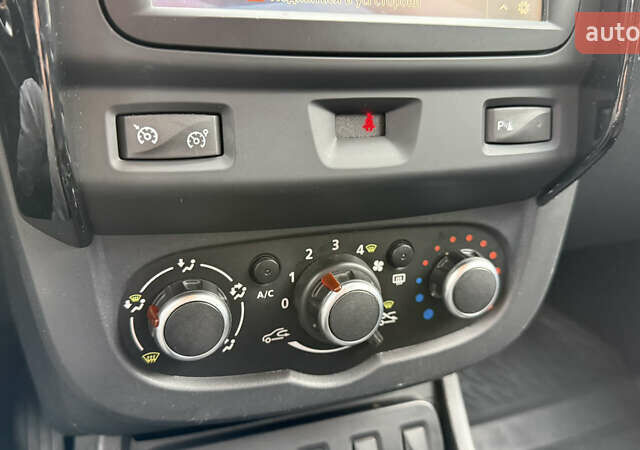 Серый Рено Дастер, объемом двигателя 1.6 л и пробегом 92 тыс. км за 11800 $, фото 28 на Automoto.ua