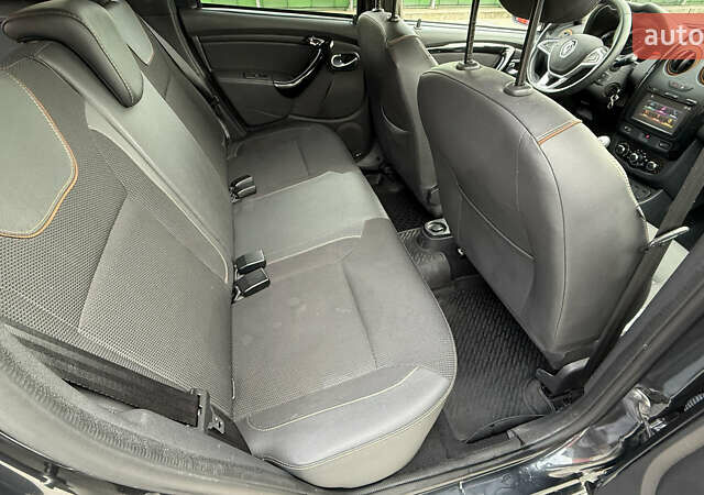 Серый Рено Дастер, объемом двигателя 1.6 л и пробегом 92 тыс. км за 11800 $, фото 44 на Automoto.ua