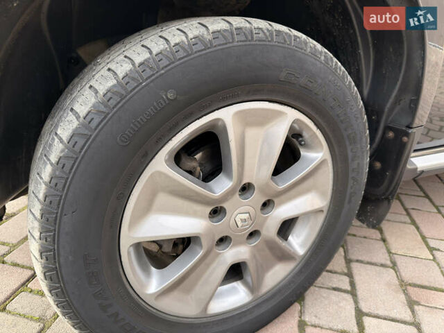 Серый Рено Дастер, объемом двигателя 1.46 л и пробегом 82 тыс. км за 13900 $, фото 10 на Automoto.ua
