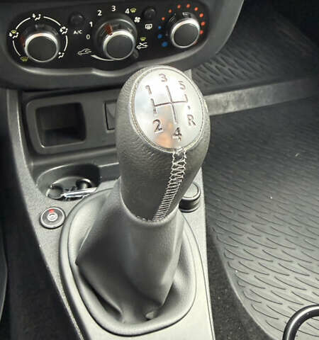 Серый Рено Дастер, объемом двигателя 1.6 л и пробегом 92 тыс. км за 11800 $, фото 32 на Automoto.ua