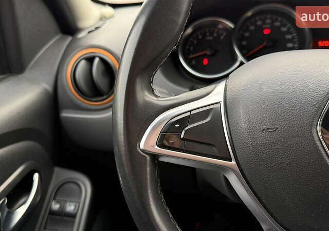 Серый Рено Дастер, объемом двигателя 1.6 л и пробегом 92 тыс. км за 11800 $, фото 26 на Automoto.ua