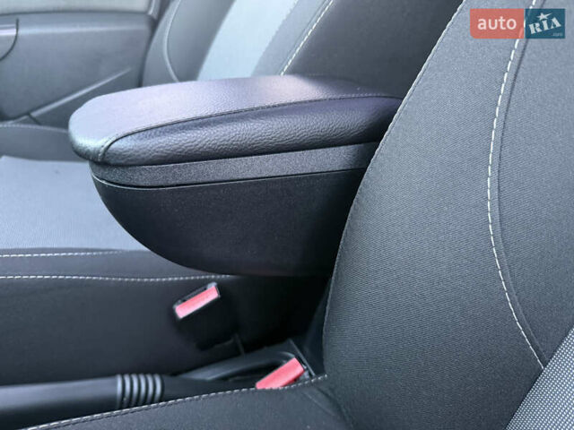 Сірий Рено Дастер, об'ємом двигуна 1.5 л та пробігом 83 тис. км за 13950 $, фото 63 на Automoto.ua