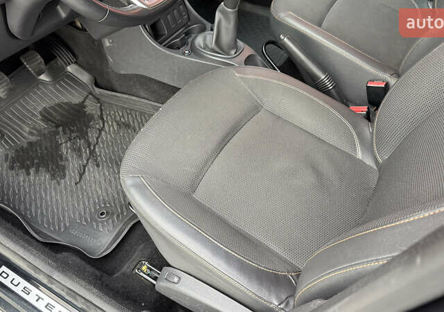 Серый Рено Дастер, объемом двигателя 1.6 л и пробегом 92 тыс. км за 11800 $, фото 21 на Automoto.ua