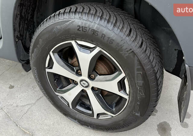 Серый Рено Дастер, объемом двигателя 1.6 л и пробегом 92 тыс. км за 11800 $, фото 54 на Automoto.ua