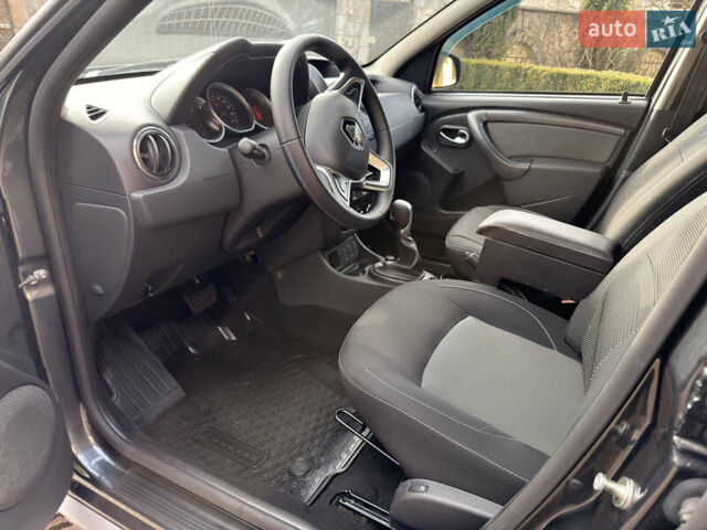 Серый Рено Дастер, объемом двигателя 1.46 л и пробегом 82 тыс. км за 13900 $, фото 16 на Automoto.ua
