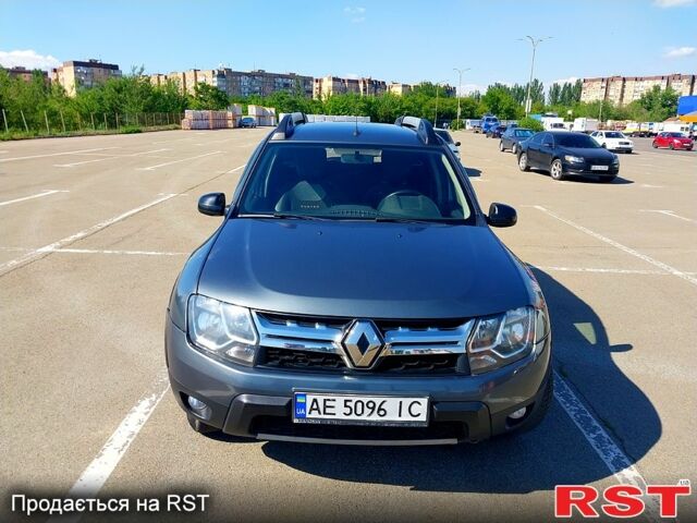 Серый Рено Дастер, объемом двигателя 1.5 л и пробегом 260 тыс. км за 12500 $, фото 2 на Automoto.ua