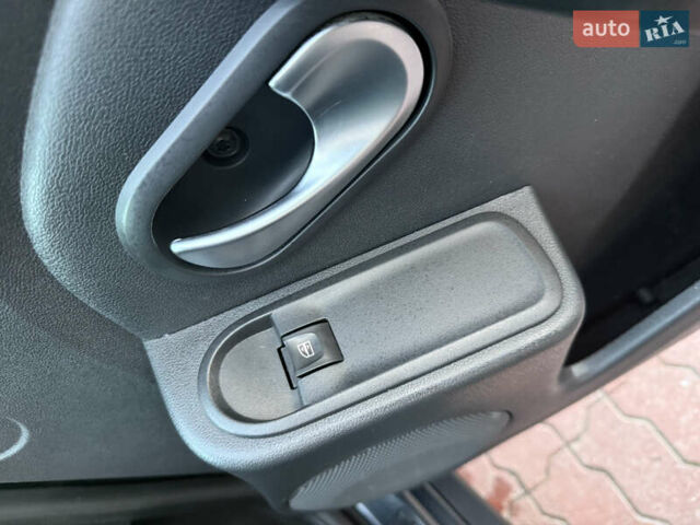 Сірий Рено Дастер, об'ємом двигуна 1.5 л та пробігом 83 тис. км за 13950 $, фото 78 на Automoto.ua